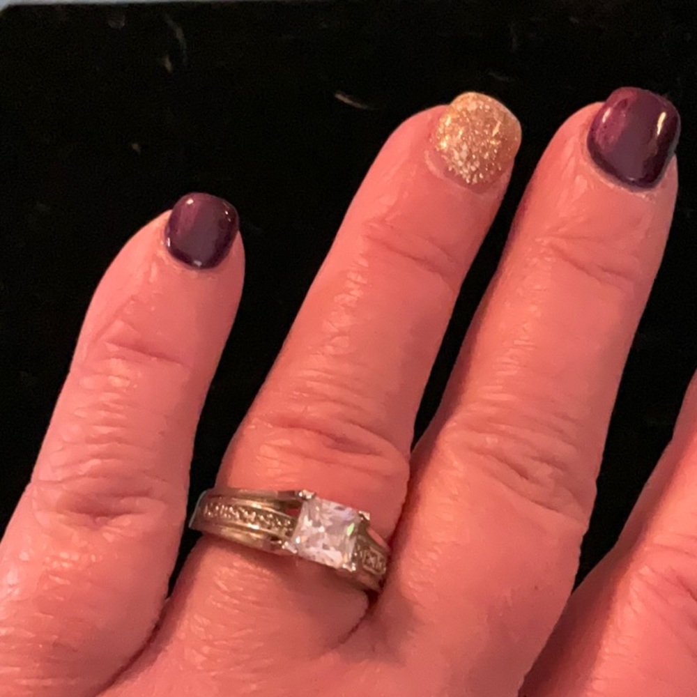 Pretty princess cut cubic zirconia ring